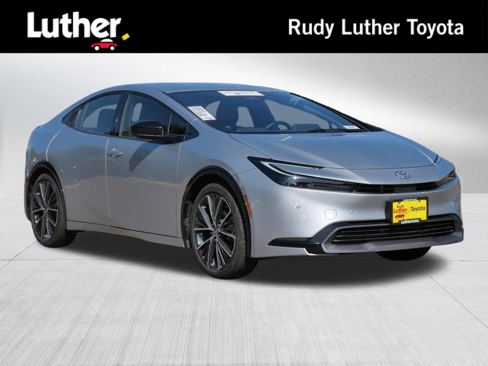 Certified Used 2025 Cutting Edge Toyota XLE image 1