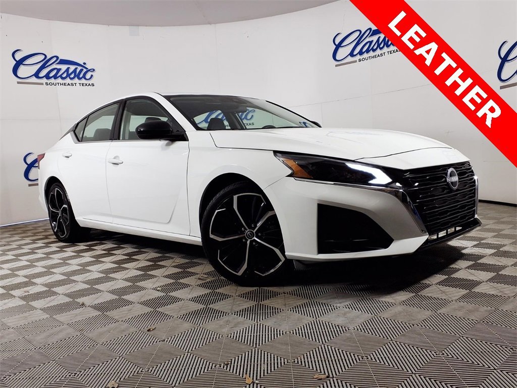2024 Nissan Altima SR