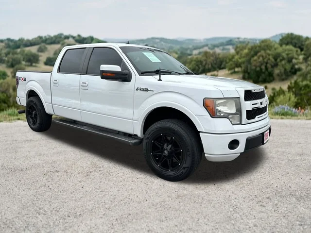 2010 Ford F-150 XLT SuperCrew 145-in's photo