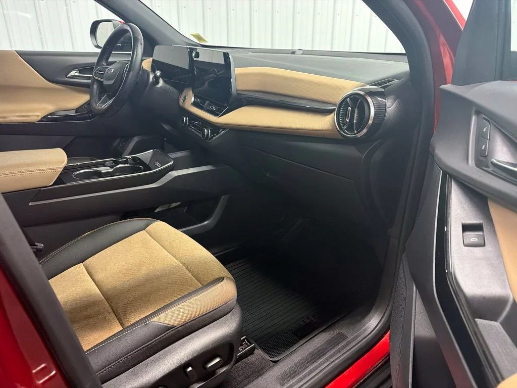 Used 2025 Red Chevrolet ACTIV image 17