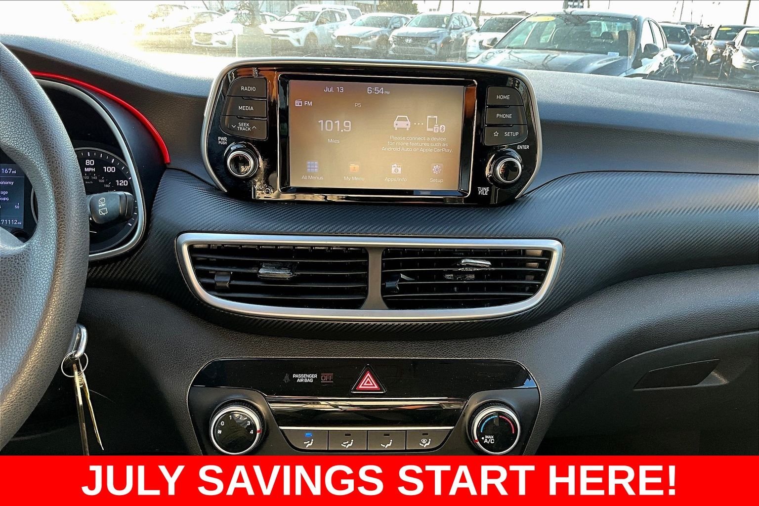 Used 2019 Black Hyundai SE image 13