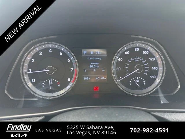 Used 2021 Silver Hyundai SE image 8