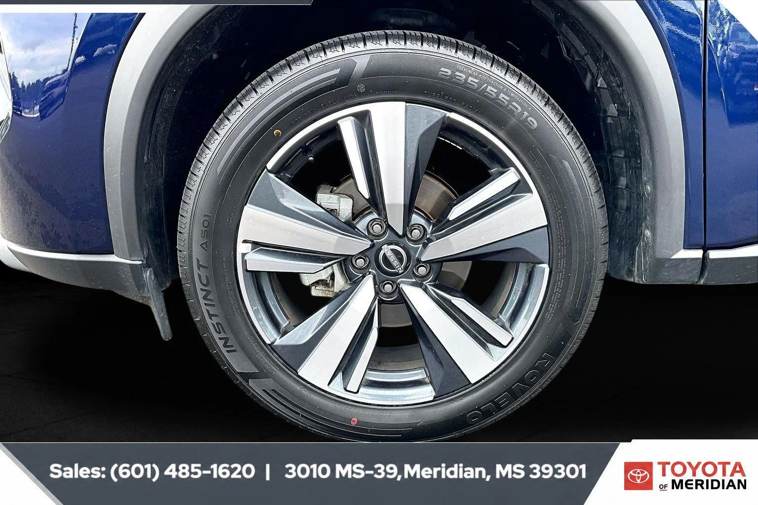Used 2026 Deep Ocean Blue Pearl Nissan SL image 7