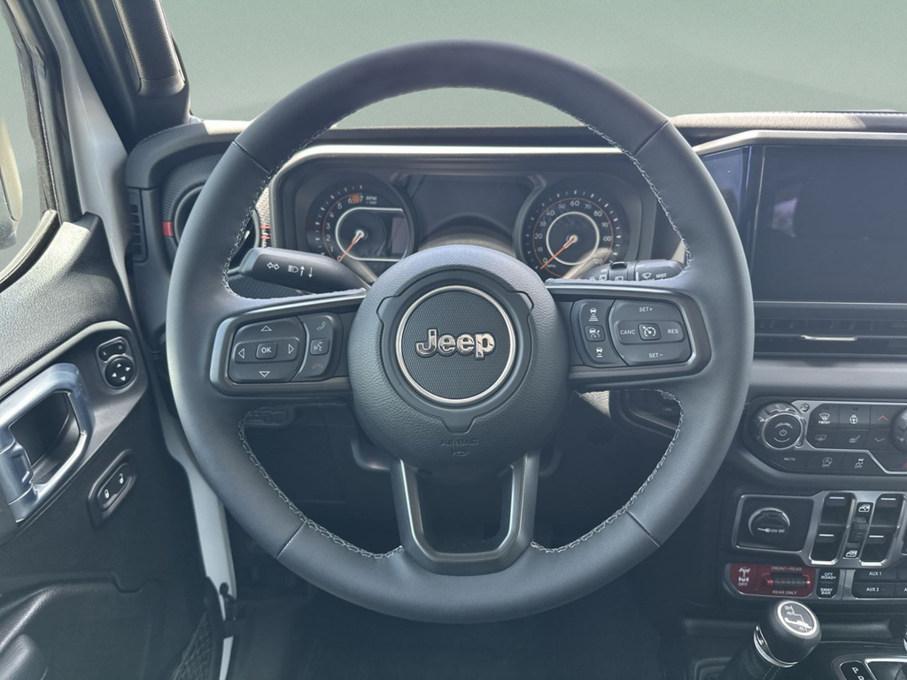 New 2026 Bright White Clearcoat Jeep Rubicon image 29