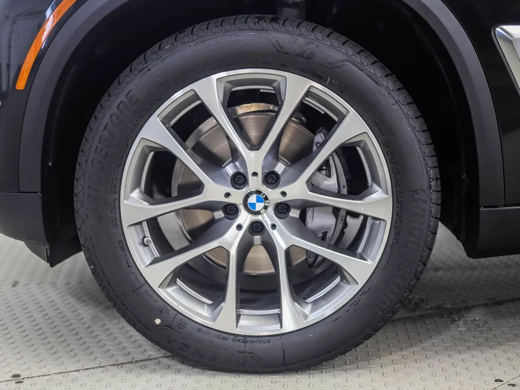 Used 2026 BMW X5 40i with VIN 5UX23EU00T9213827 for sale in Minneapolis, Minnesota