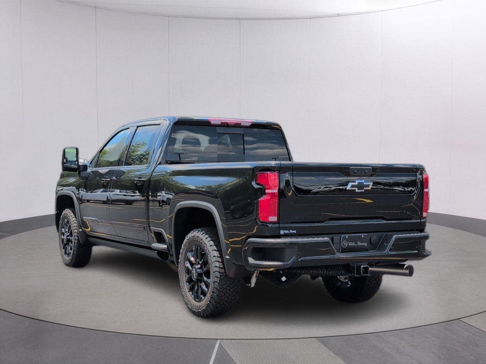 New 2026 Black Chevrolet High Country image 3