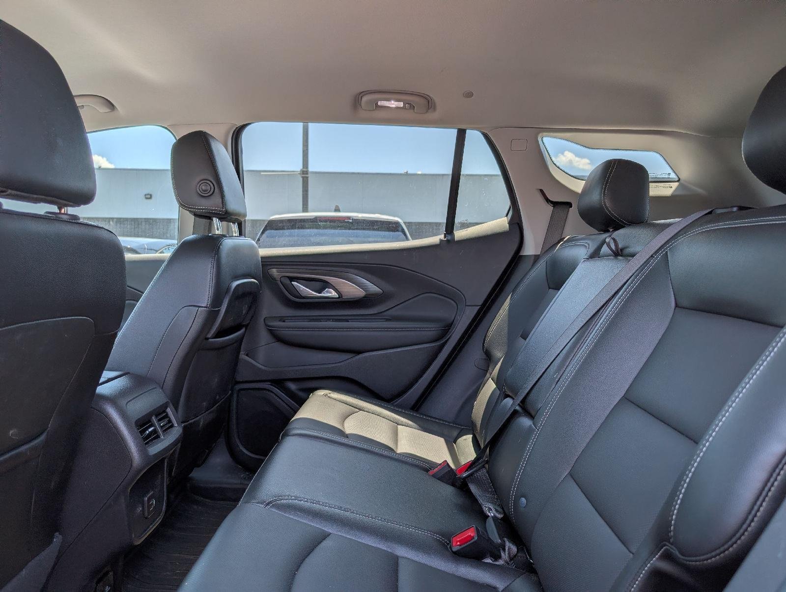 Used 2024 Volcanic Red Tintcoat GMC SLT image 9