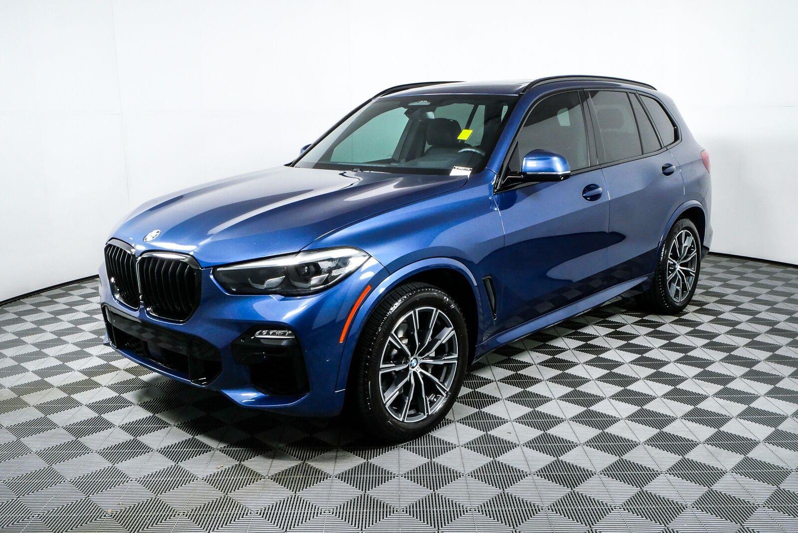 Used 2019 Tanzanite Blue II Metallic BMW xDrive40i image 26