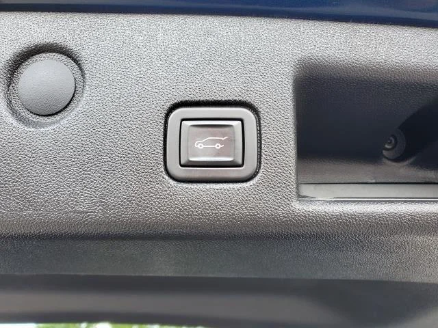 Used 2020 Pacific Blue Metallic Chevrolet LT image 28