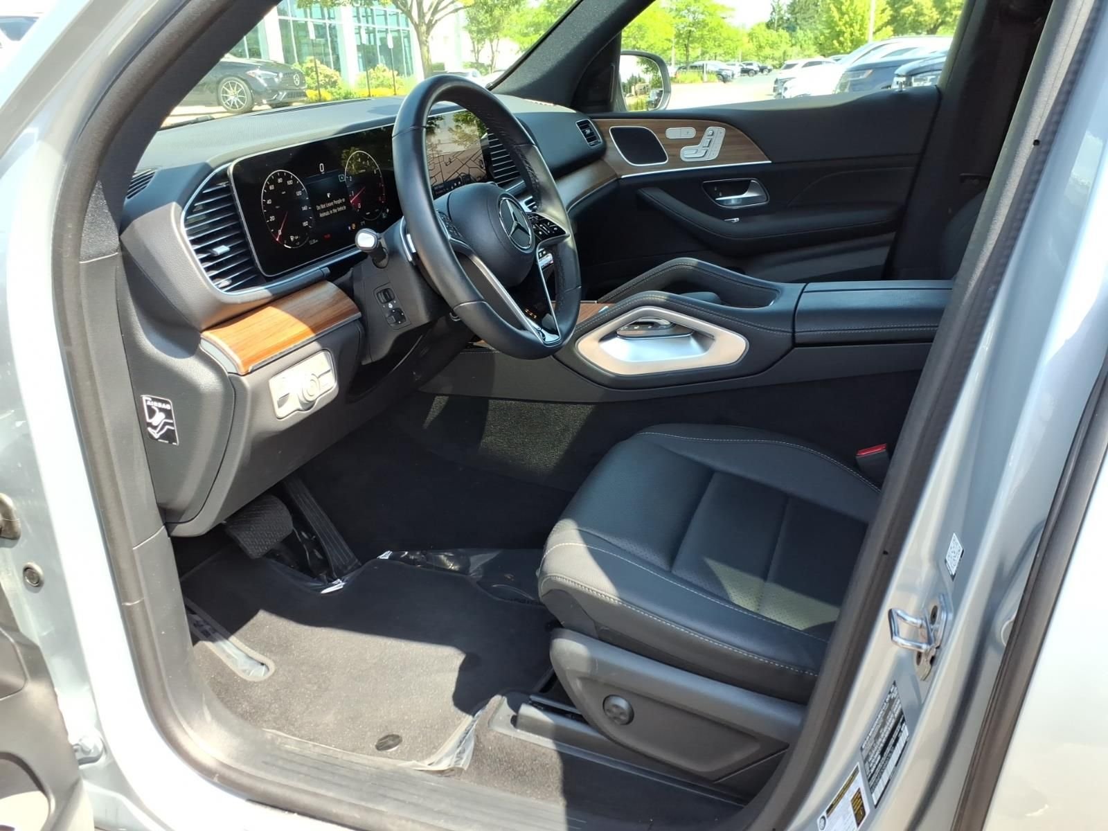 Certified Used 2025  Mercedes-Benz GLE 350 image 11