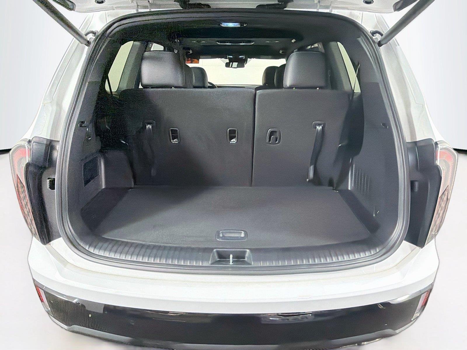 Used 2025  Kia EX X-Line image 14