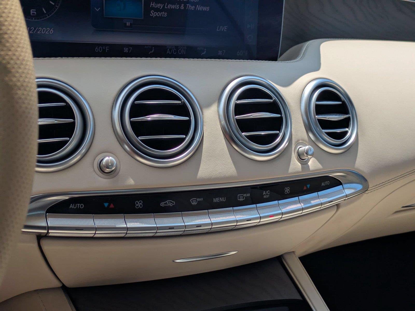 Used 2018 designo Diamond White Metallic Mercedes-Benz S 560 image 23