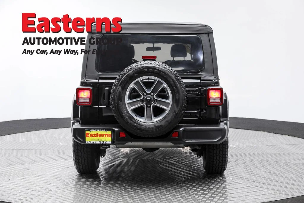 Used 2021 Black Jeep Unlimited Sahara image 6