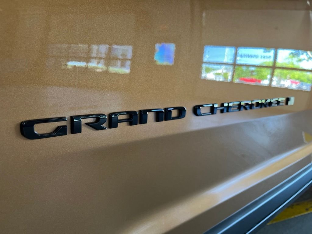 New 2026 Copper Shino Metallic Clear-Coat Exterior Paint Jeep Limited image 13