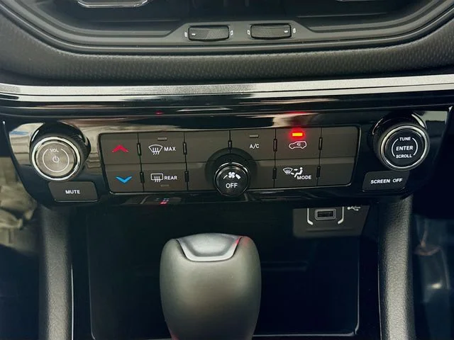 New 2026 Blue Jeep Latitude image 15