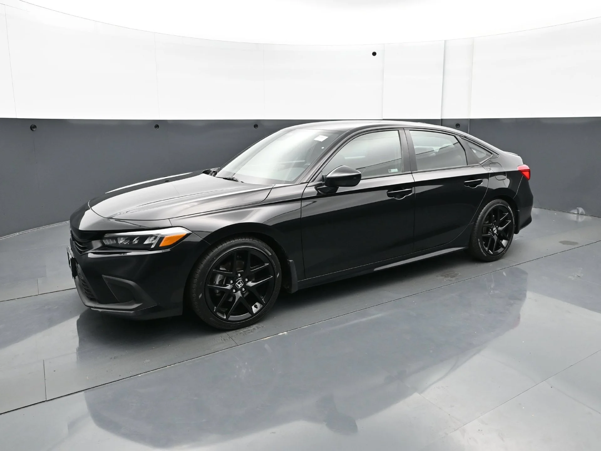 Used 2024  Honda 4D SEDAN 2.0L SPORT AUTO image 2