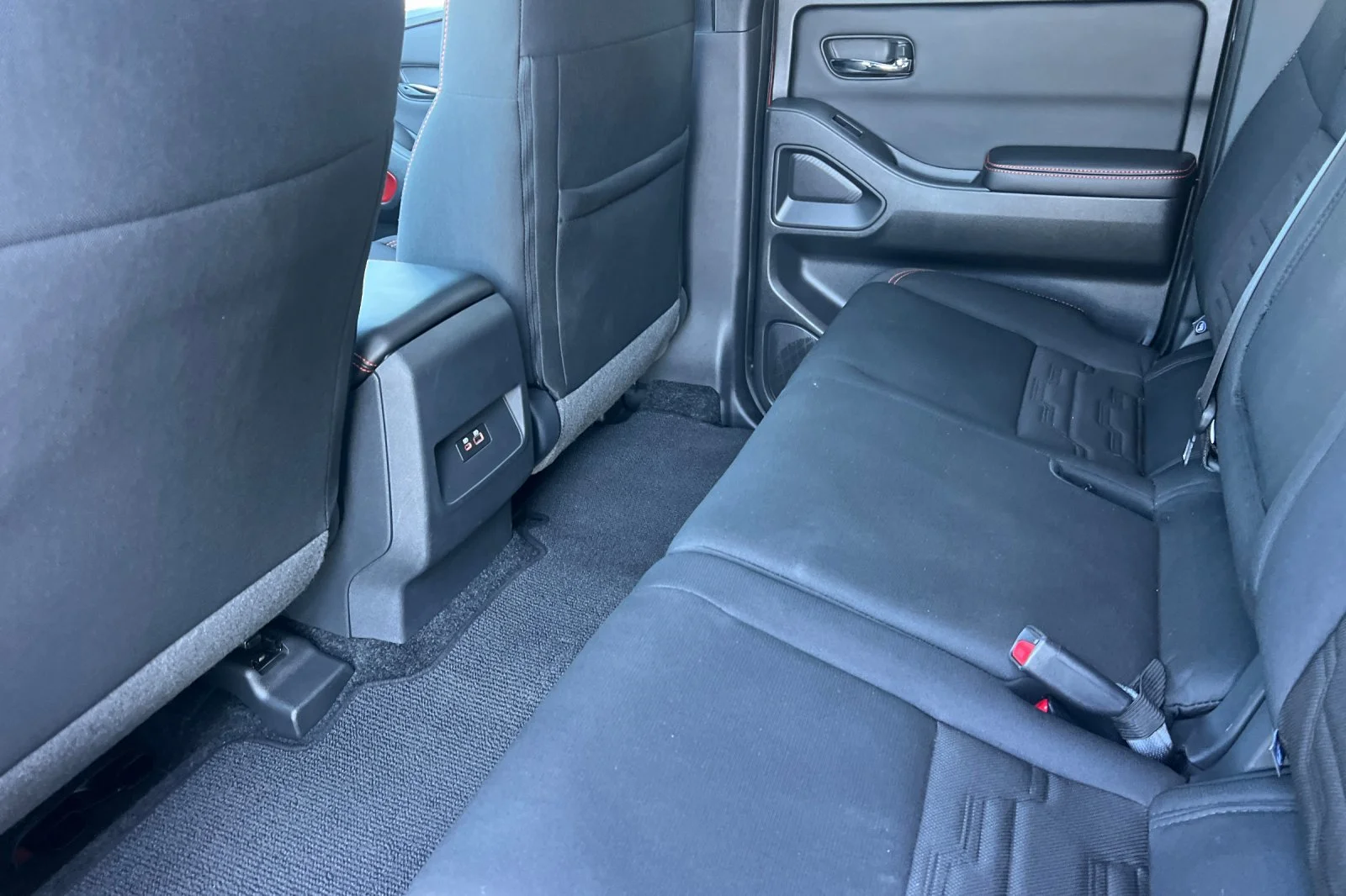 2025 Nissan Frontier PRO-4X - Photo 12