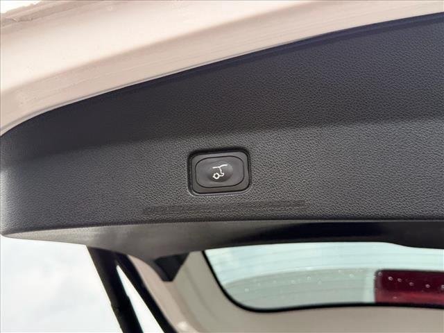 Used 2018 White Platinum Metal Ford Platinum image 28