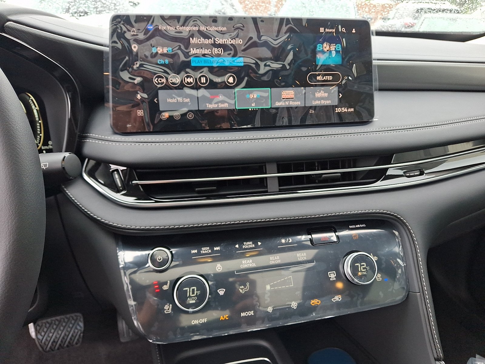 New 2027 GRAND BLUE INFINITI Luxe AWD image 8