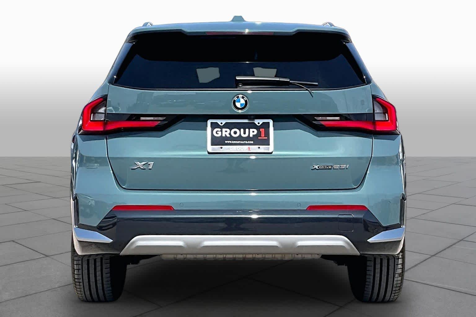 Used 2024 Green Metallic BMW xDrive28i image 5