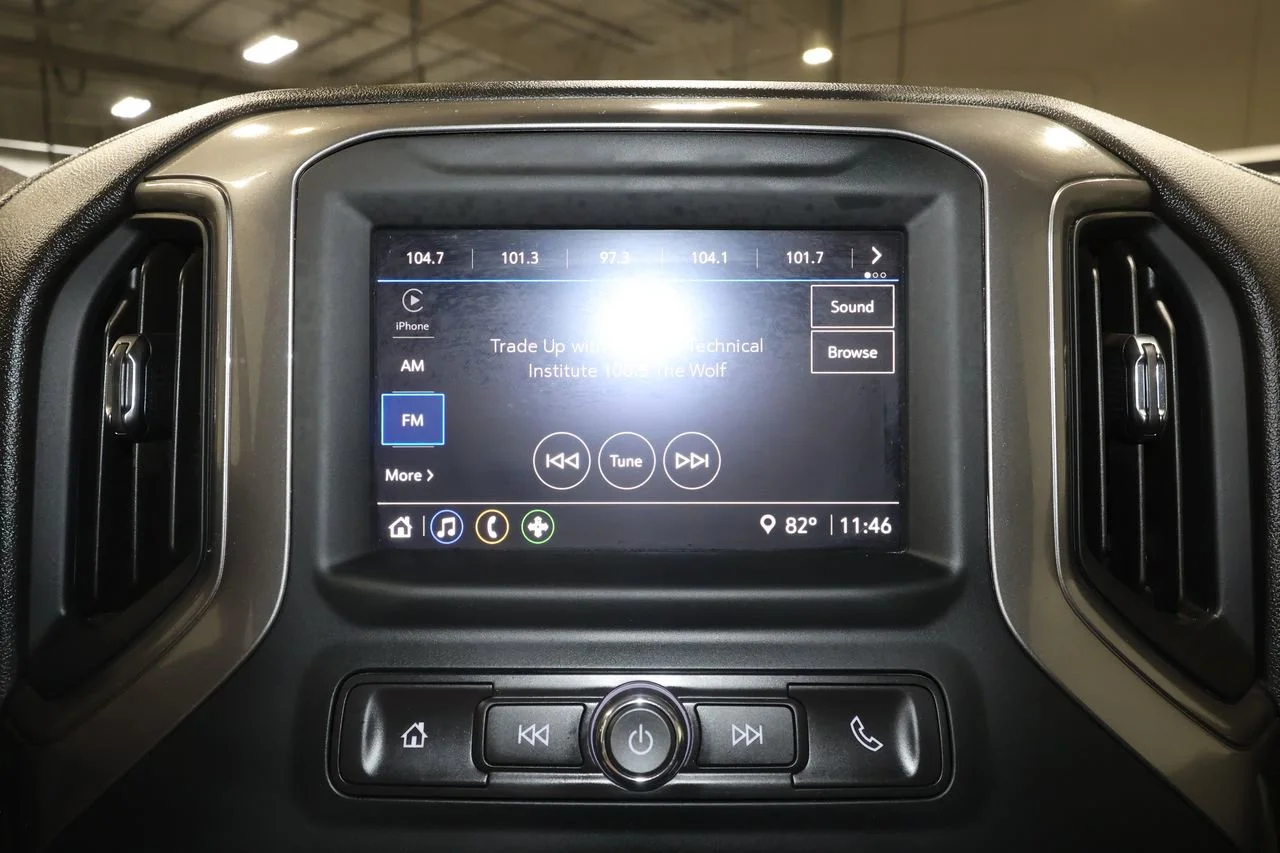 Used 2024 Onyx Black GMC Pro image 13