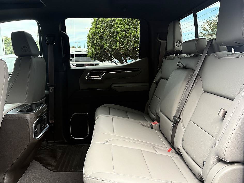 Used 2023 Iridescent Pearl Tricoat Chevrolet LTZ image 10