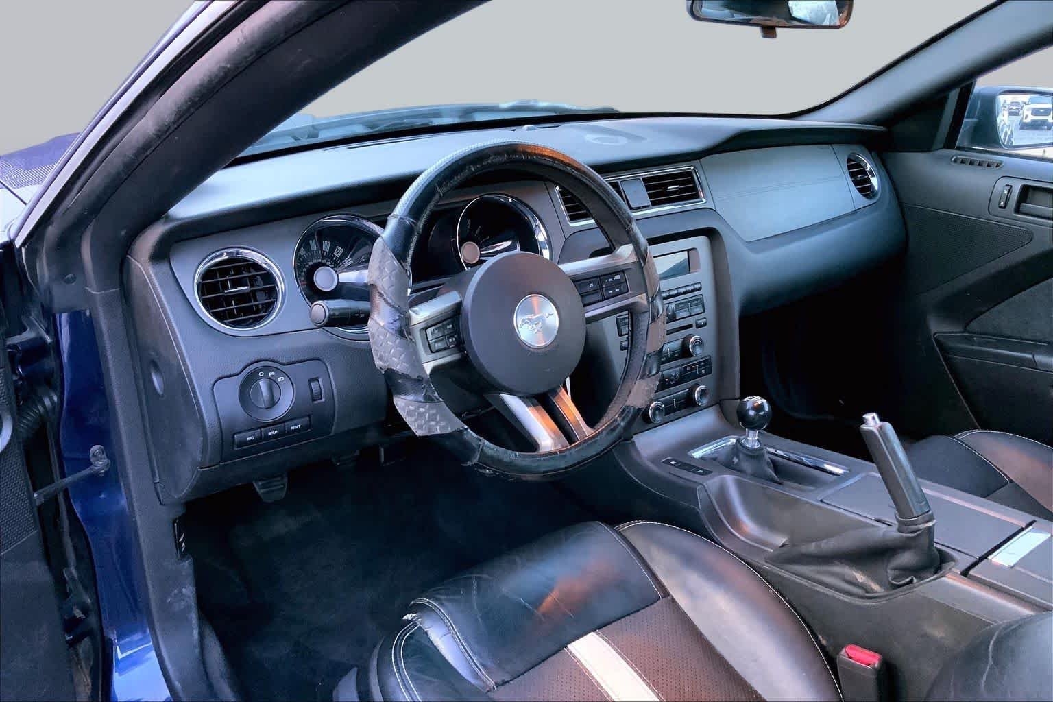 Used 2011 Kona Blue Metallic Ford V6 image 13