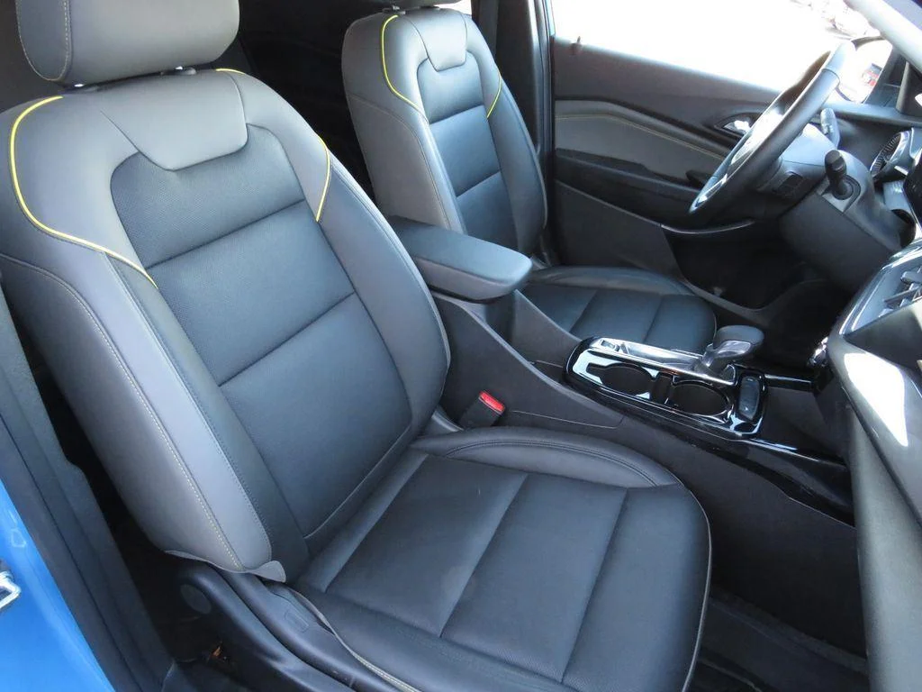 Used 2025 Marina Blue Chevrolet ACTIV image 26