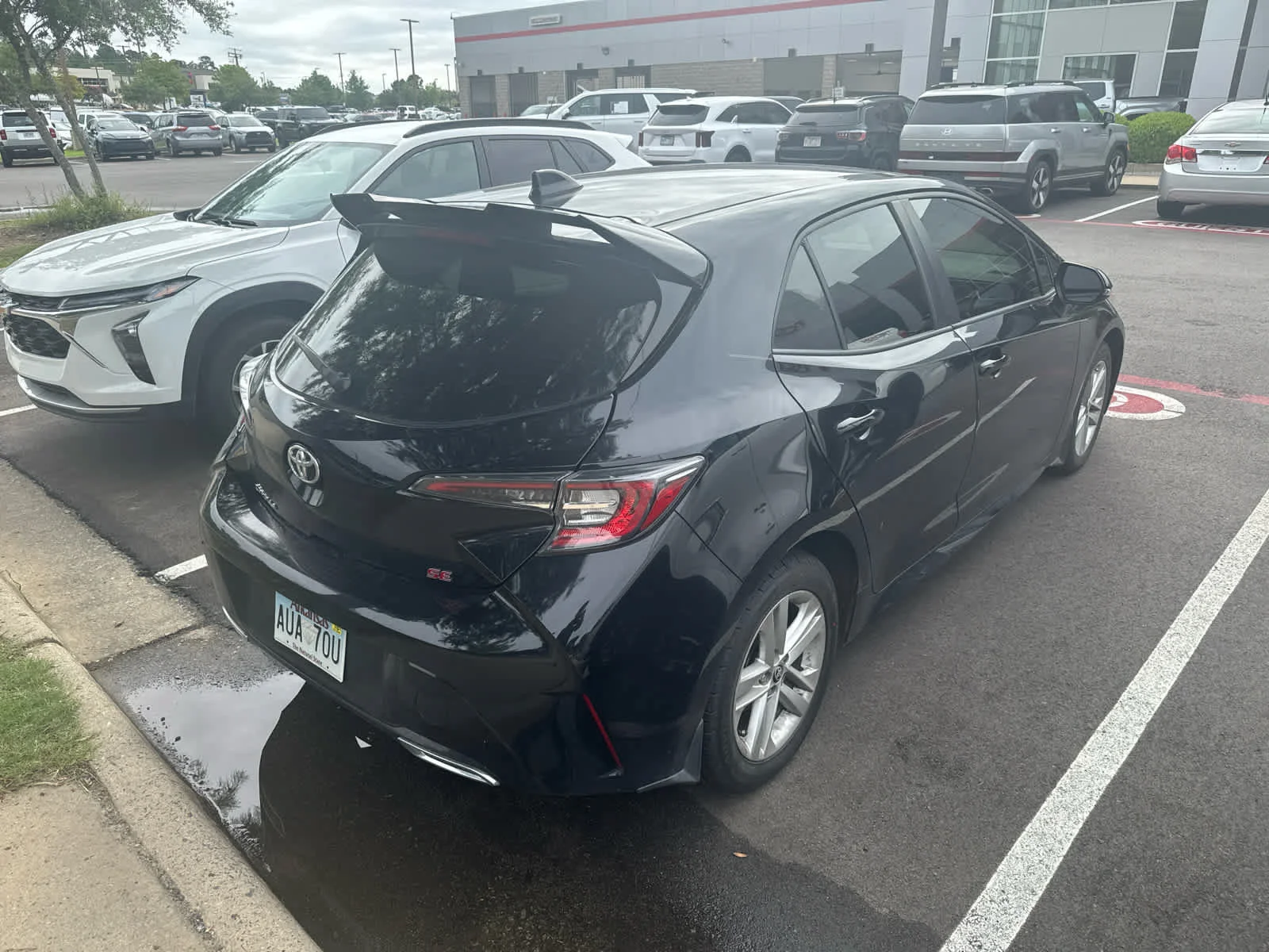 Used 2022 Midnight Black Metallic Toyota SE image 4