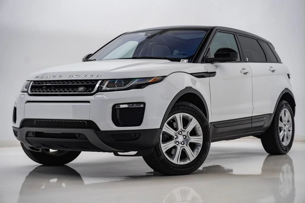 Used 2017 Fuji White Land Rover  image 1
