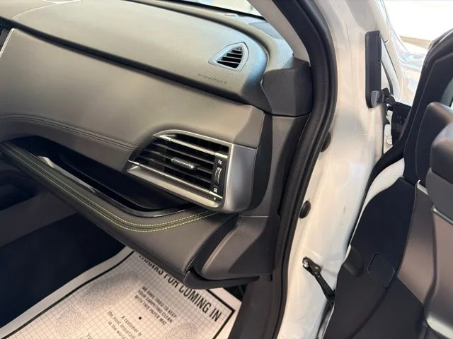 Used 2025 White Subaru Onyx Edition image 37