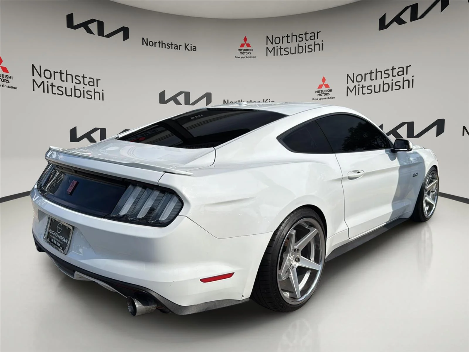 Used 2016 Oxford White Ford GT Premium image 7