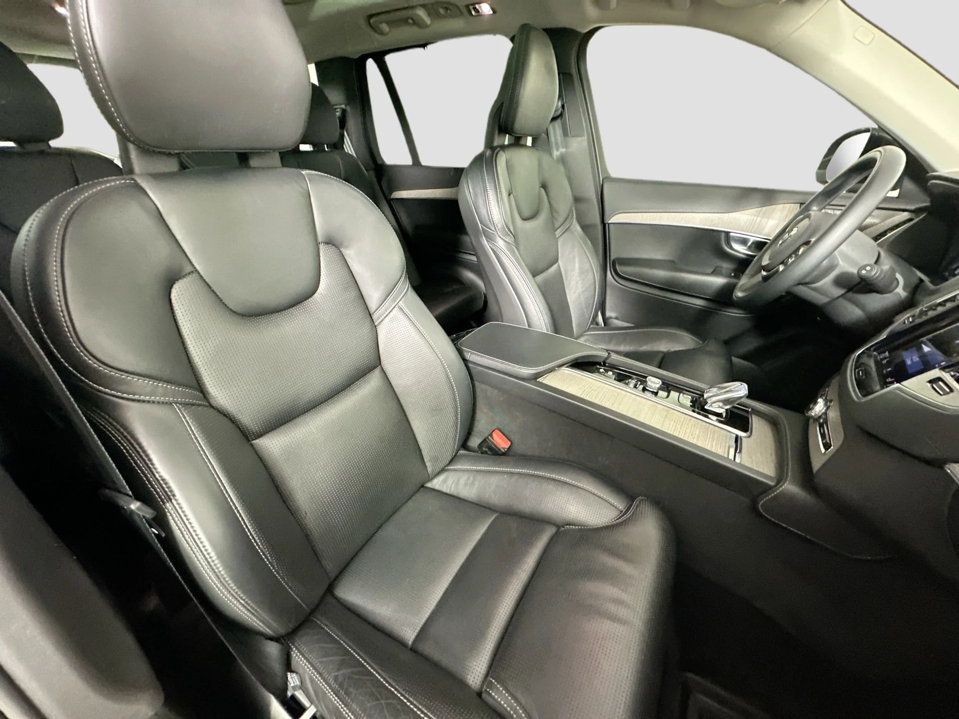 Used 2021  Volvo T8 Inscription 7 Passenger image 31