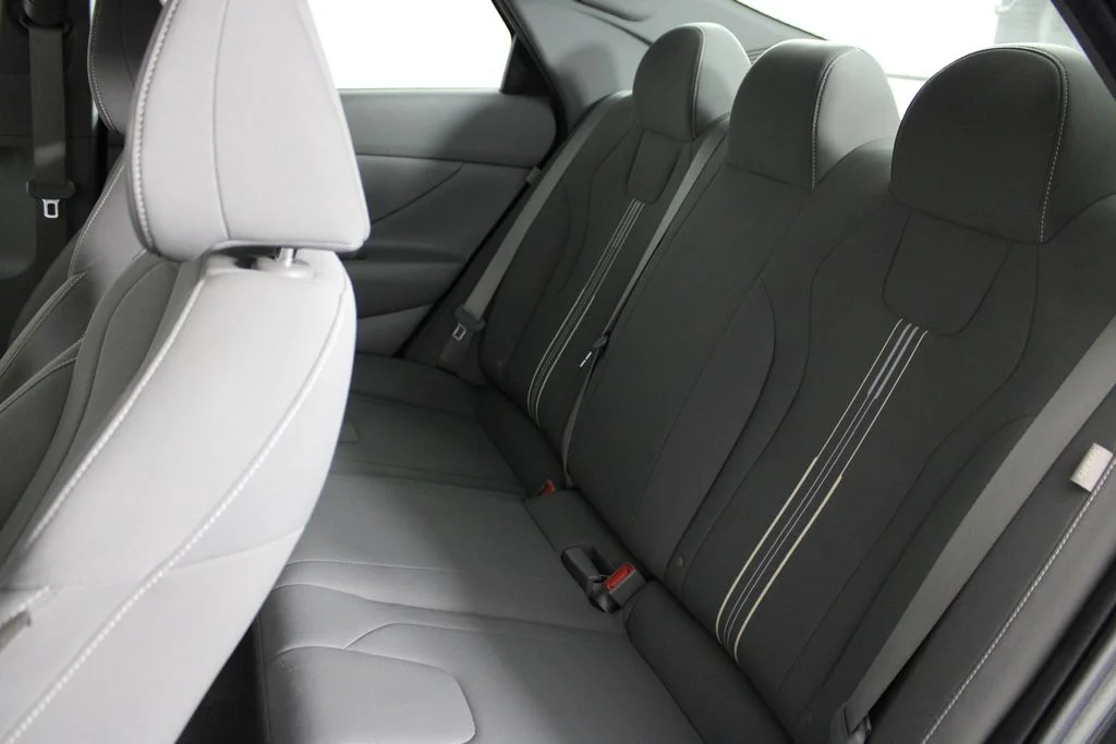 Used 2024 Gray Hyundai SEL image 19