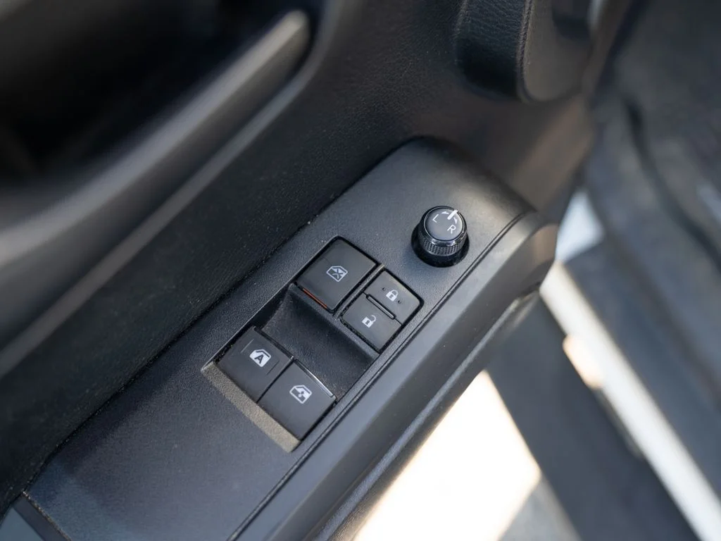 Used 2019 White Toyota SR image 16