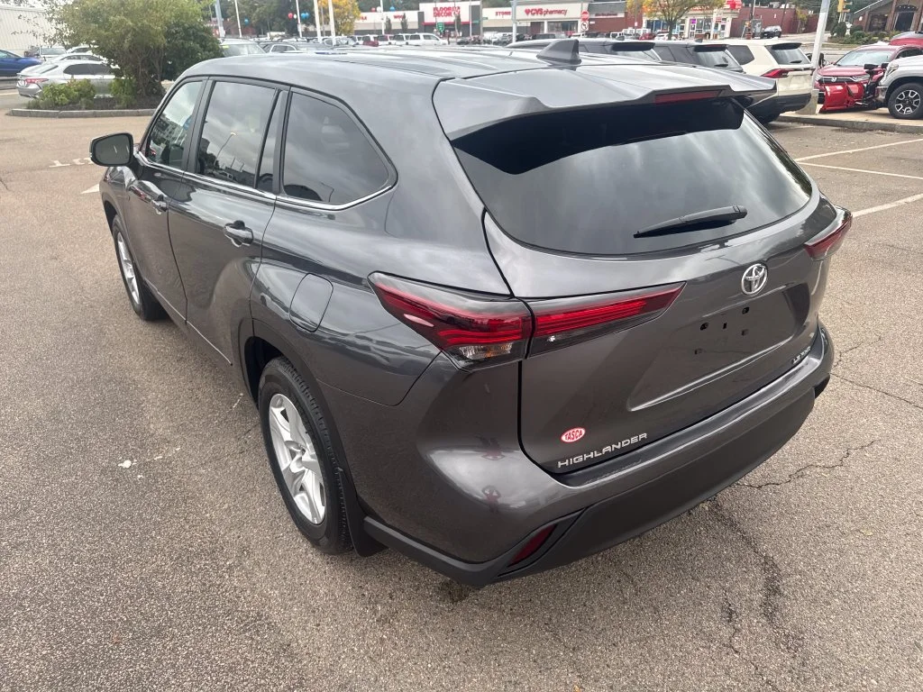 Used 2025 Gray Toyota LE image 5
