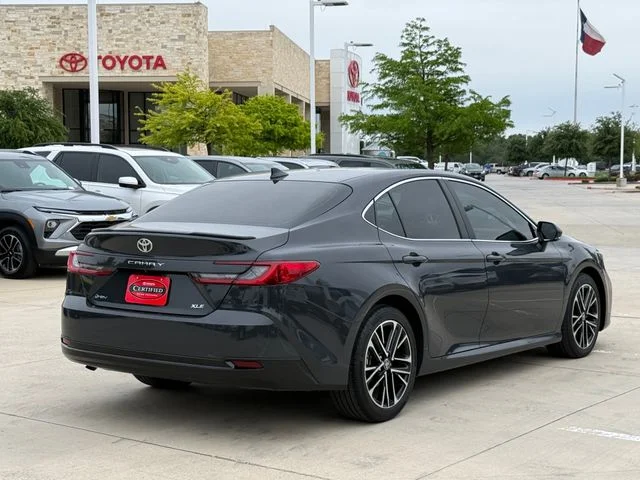 Used 2025  Toyota XLE image 5