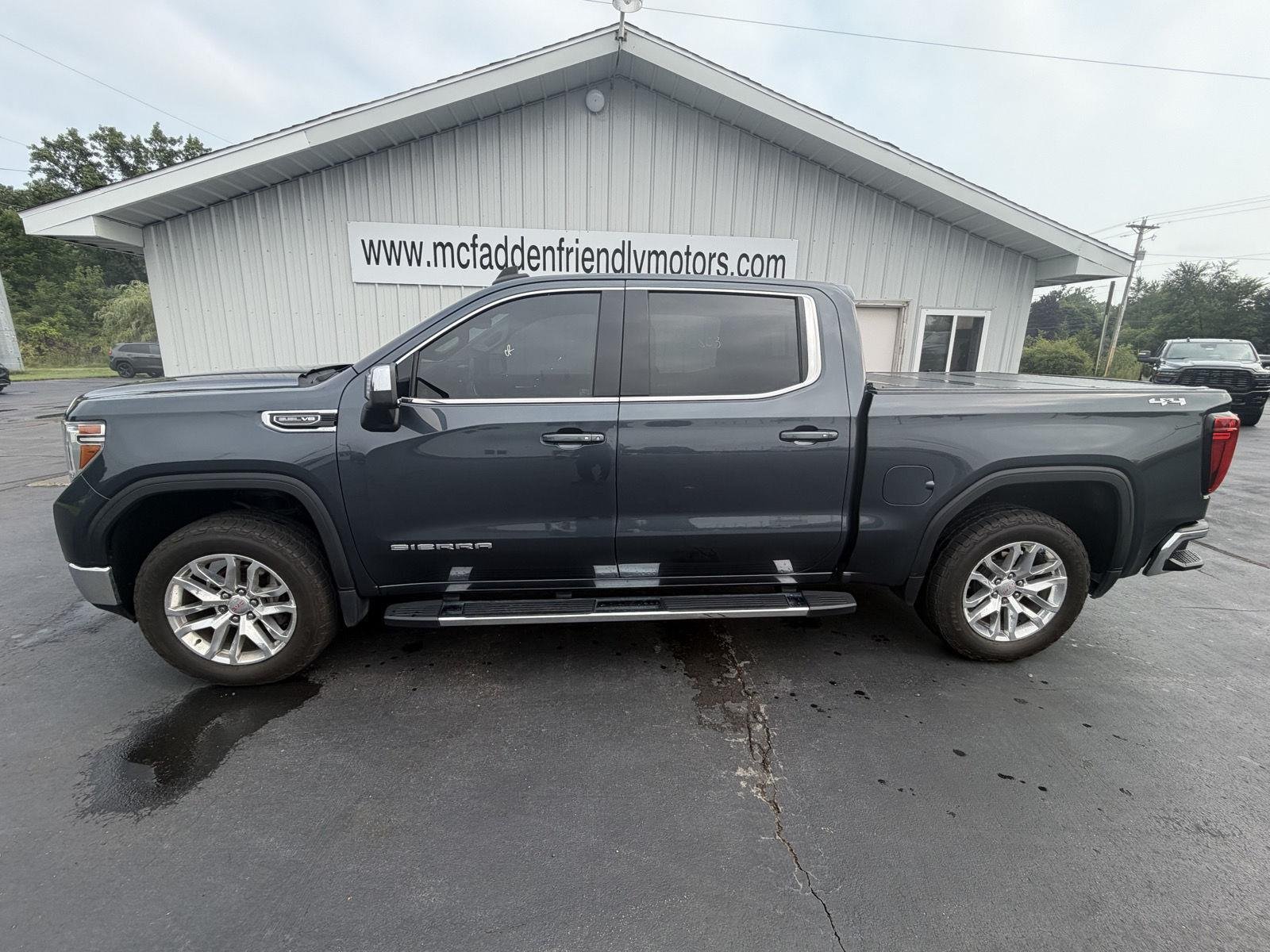 Used 2019 Dark Sky Metallic GMC SLE image 6