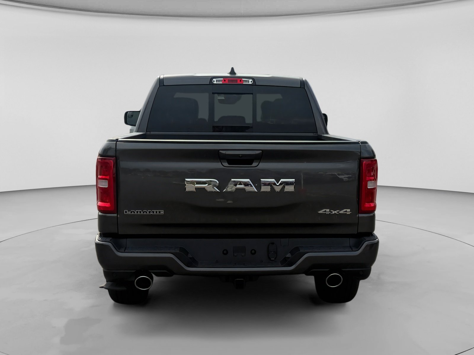 New 2026 Granite Crystal Metallic Clear-Coat Exterior Paint RAM Laramie image 4