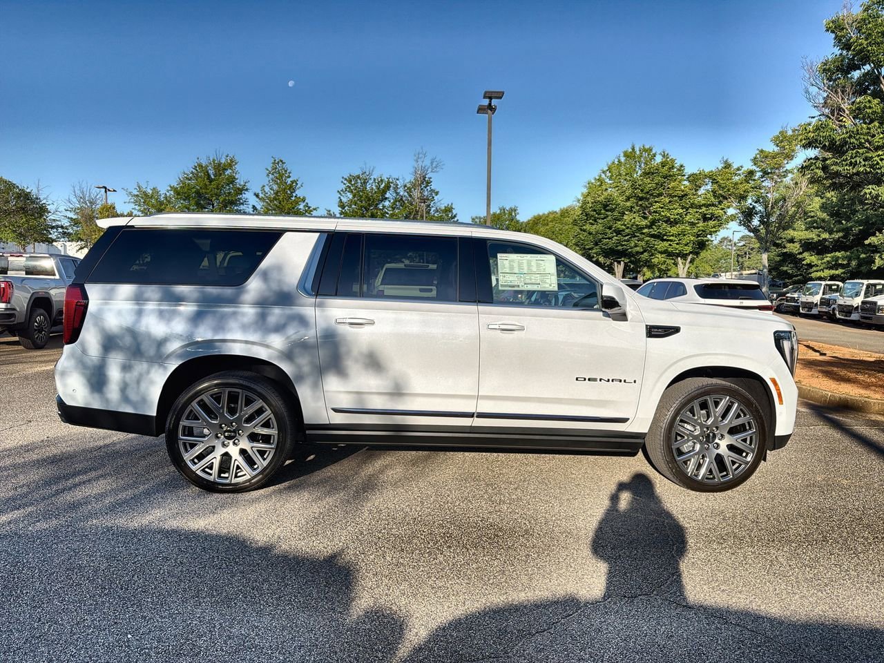 2026 GMC Yukon XL Denali Ultimate - Photo 9