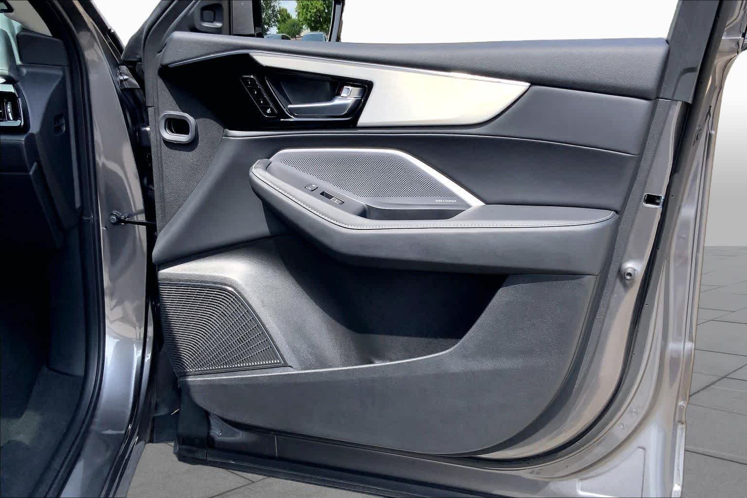 Used 2026 Liquid Carbon Metallic Acura w/Technology Package image 23