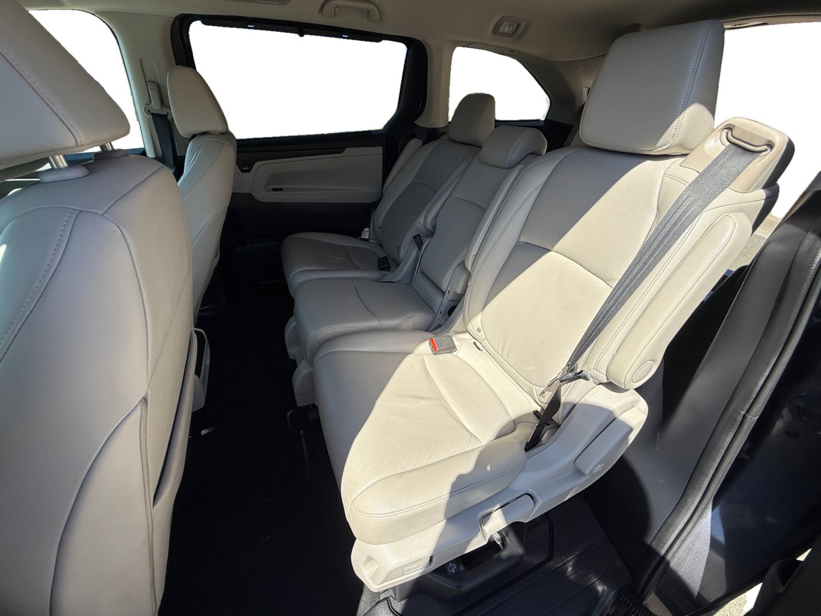 Used 2025 Modern Steel Metallic Honda EX-L image 16