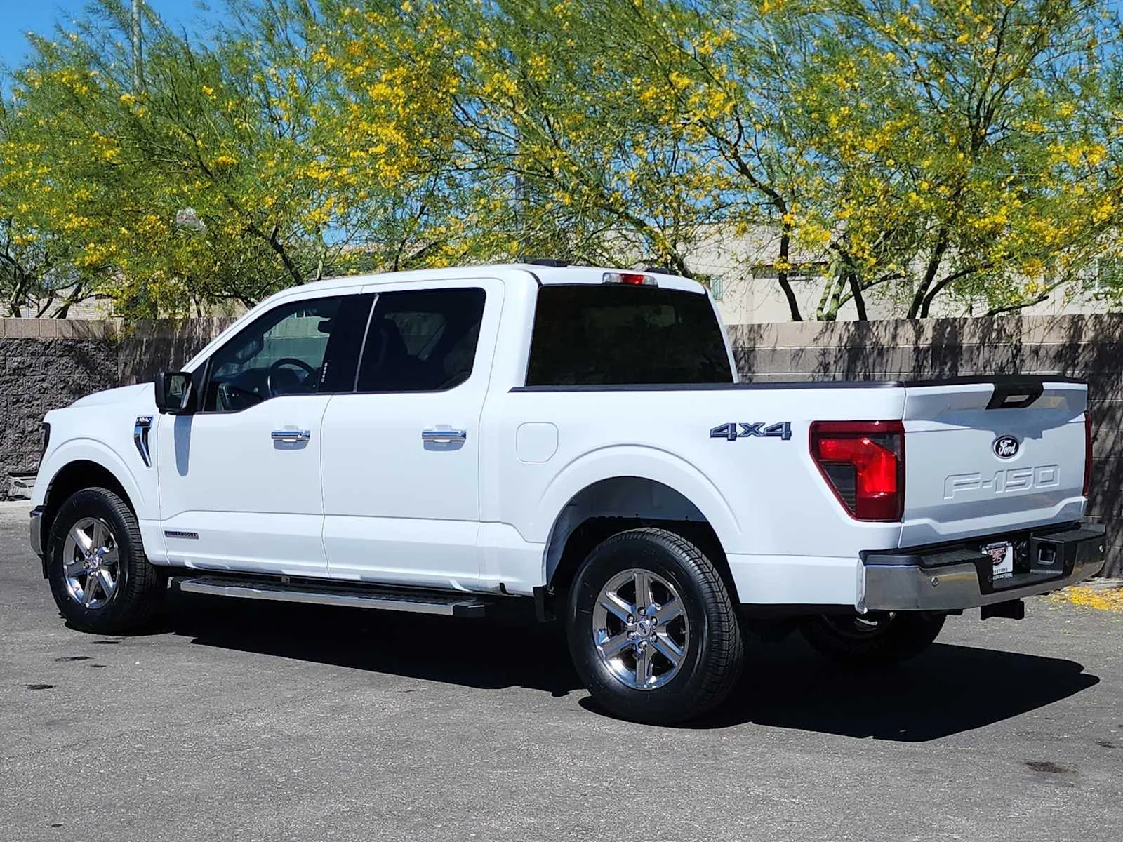 Used 2024 Oxford White Ford XLT image 6