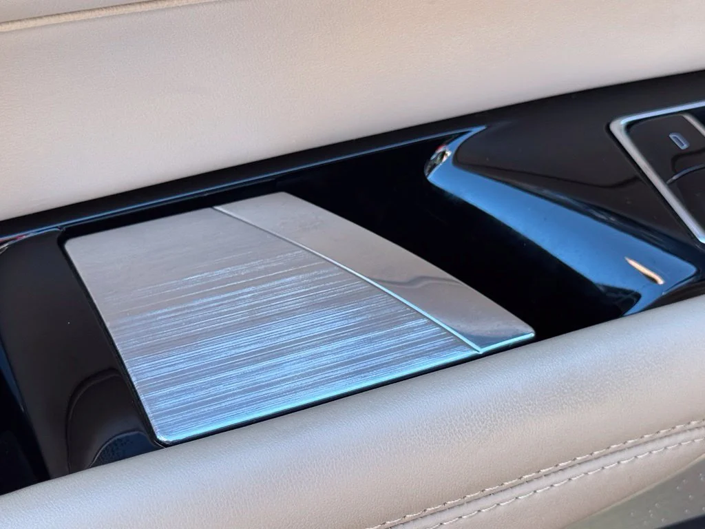 Used 2026  Cadillac Signature Luxury image 18