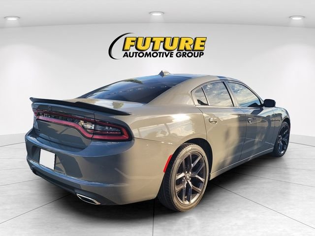 Used 2023 Gray Dodge SXT image 3