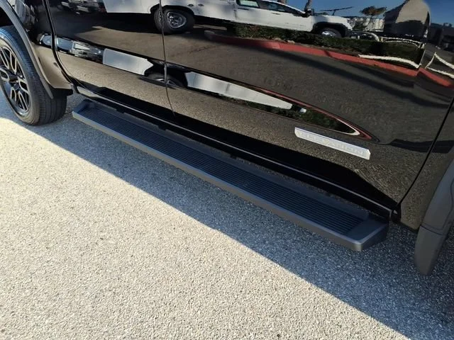 Used 2023 Onyx Black GMC Elevation image 11