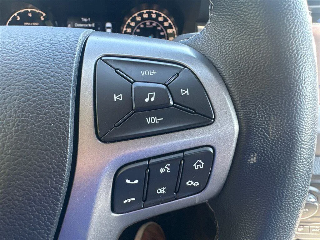 Used 2019 Gray Ford XLT image 15