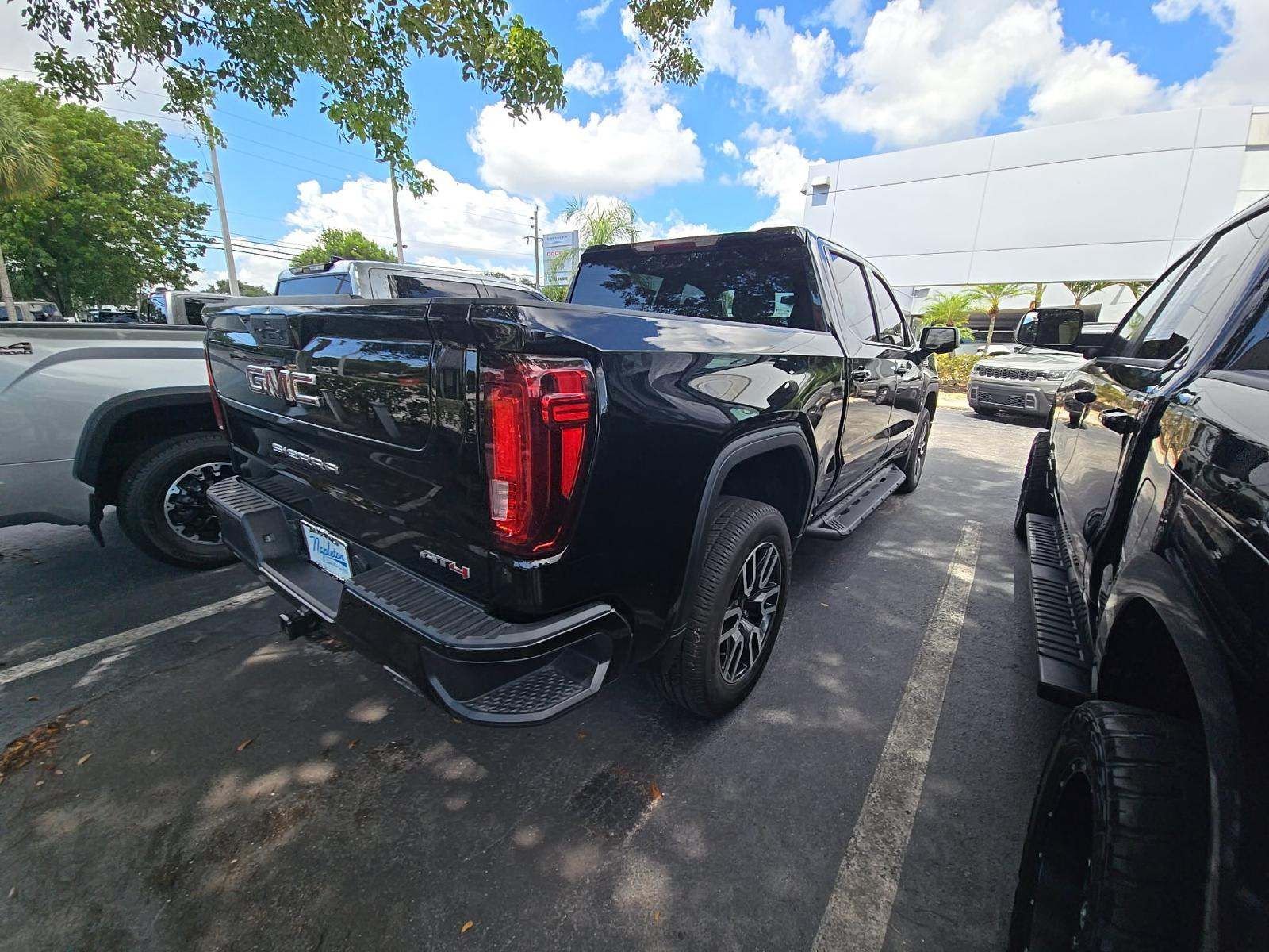 Used 2021 Black GMC AT4 image 12