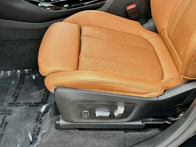 Used 2023 Black BMW sDrive30i image 20