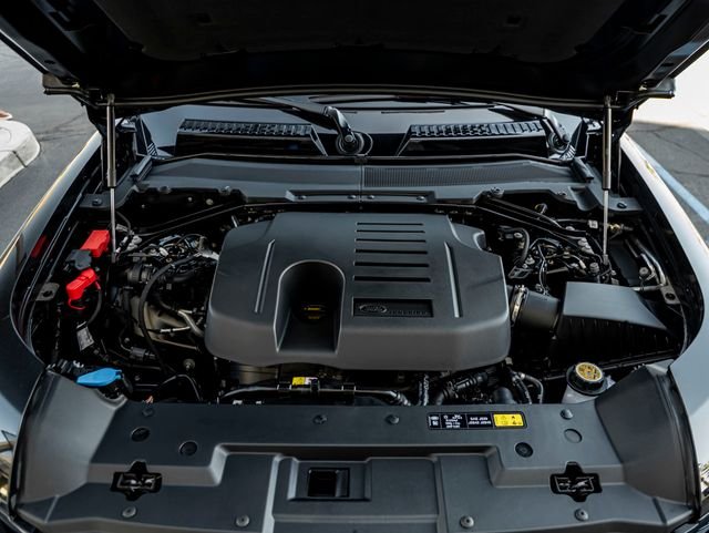 New 2026 Santorini Black Land Rover X-Dynamic SE image 40